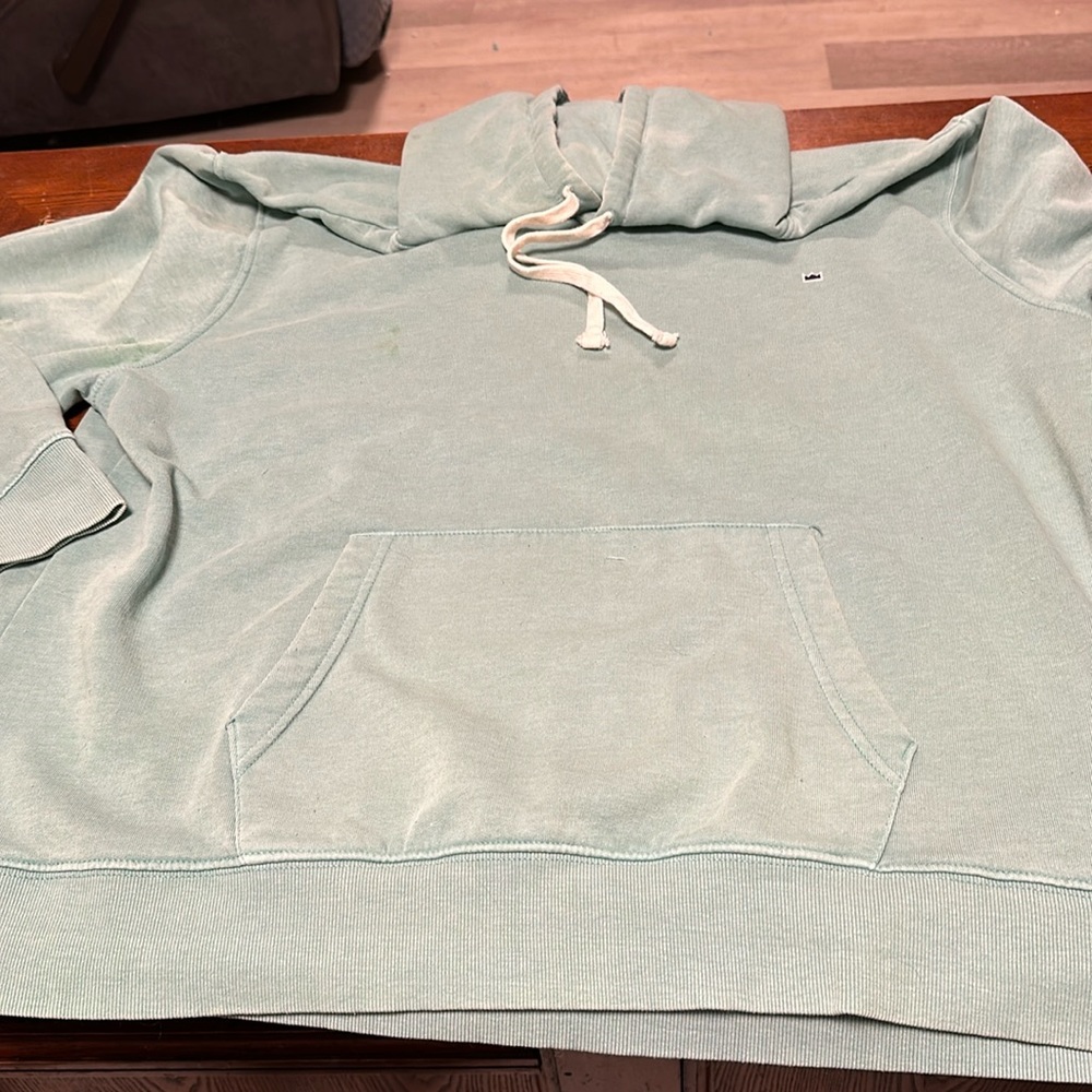 Men’s Crown & Ivy Mint Green Hoodie.  Size XL or XXL. ( no tag). Like new